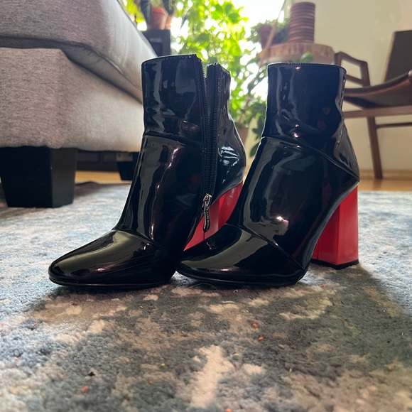 Cape Robbin Black and Red Heeled Boots - Picture 1 of 5